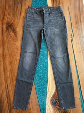 White House Black Market Grey The Jegging Skinny Jeans Size 4